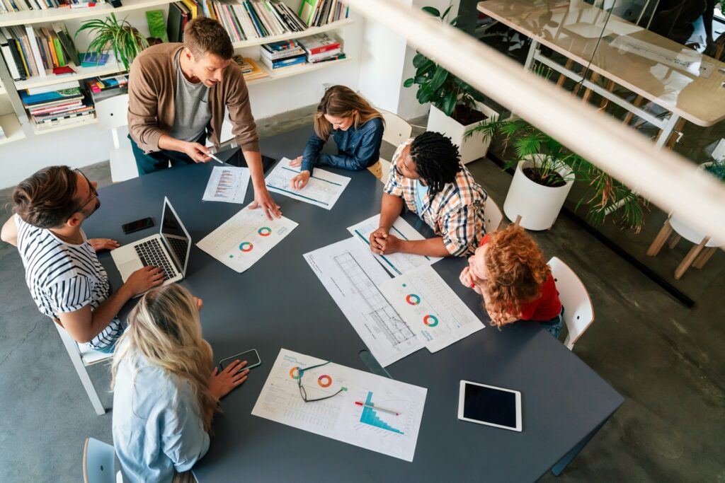 How ISO 9001 Improves Teamwork Across Departments